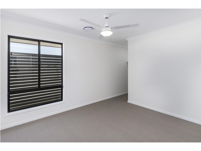 5 Beacon Lane, Hope Island QLD 4212