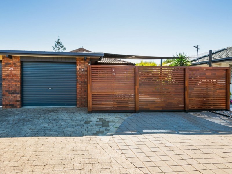 2/20 Warrie Close, Paradise Point QLD 4216