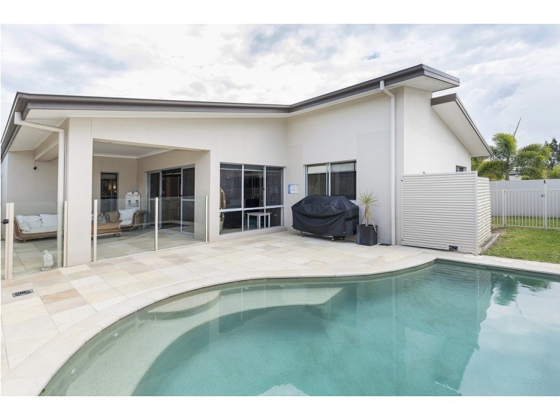 10 Iridium Drive, Hope Island QLD 4212