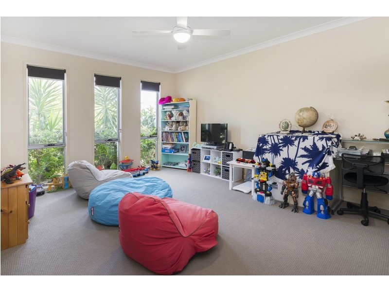 10 Iridium Drive, Hope Island QLD 4212