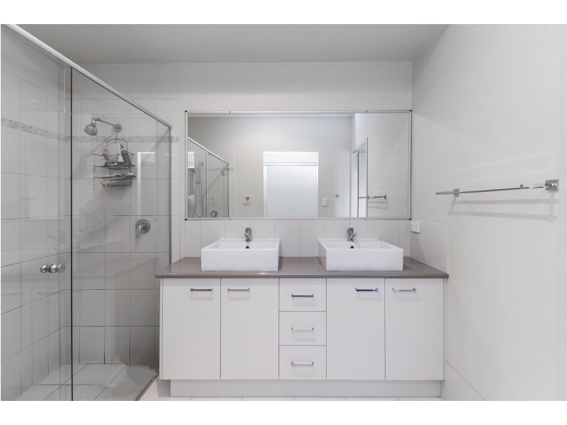 10 Iridium Drive, Hope Island QLD 4212