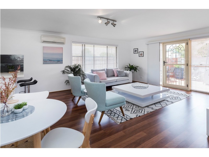 2/35 Milton Avenue, Paradise Point QLD 4216