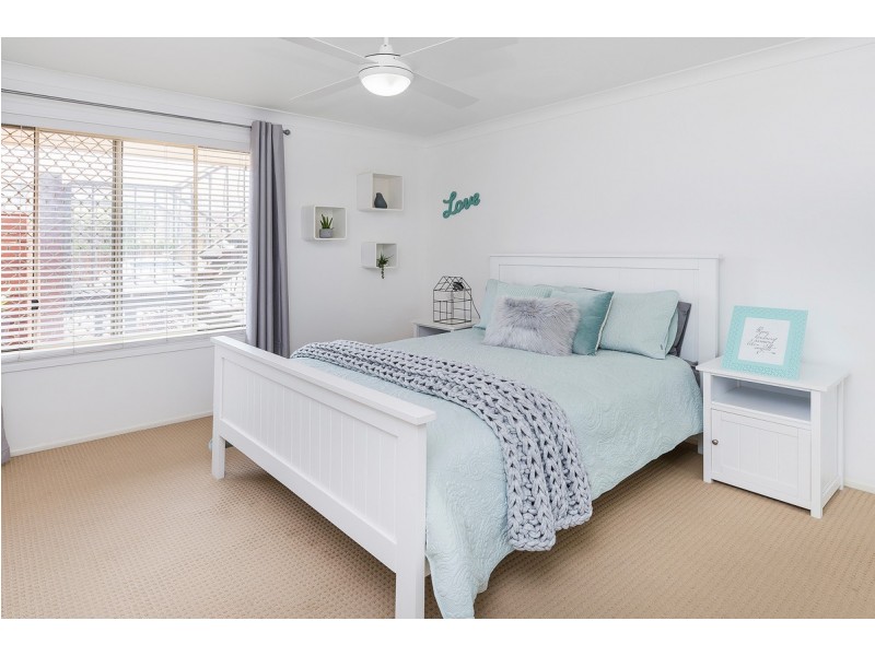 2/35 Milton Avenue, Paradise Point QLD 4216