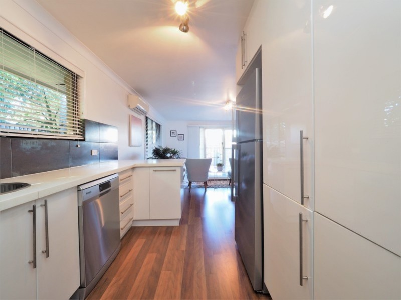 2/35 Milton Avenue, Paradise Point QLD 4216