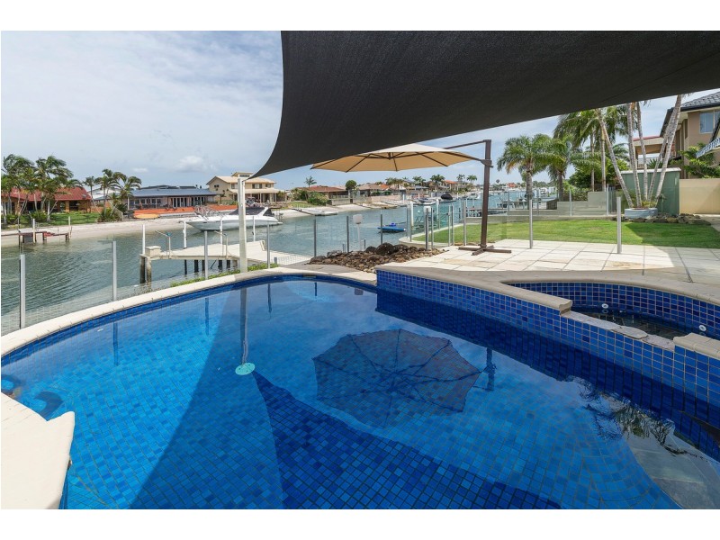 68 Oxley Drive, Paradise Point QLD 4216