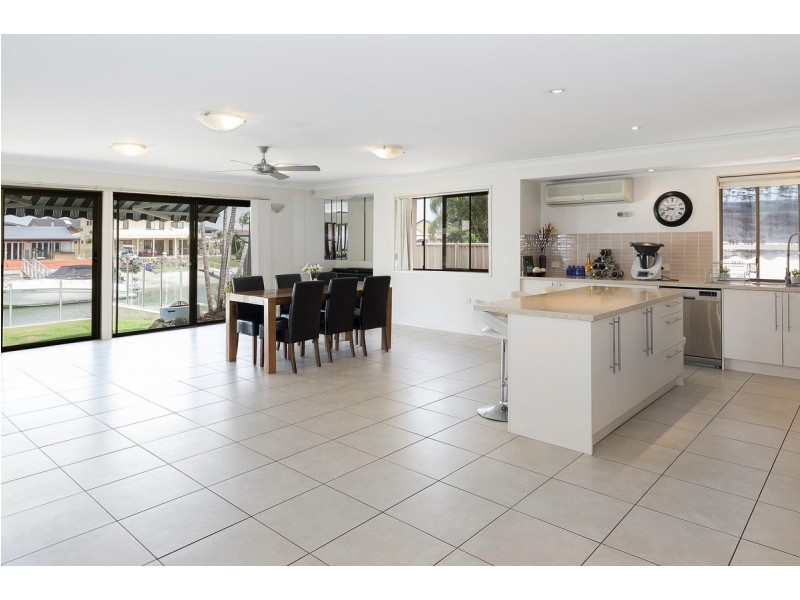 68 Oxley Drive, Paradise Point QLD 4216