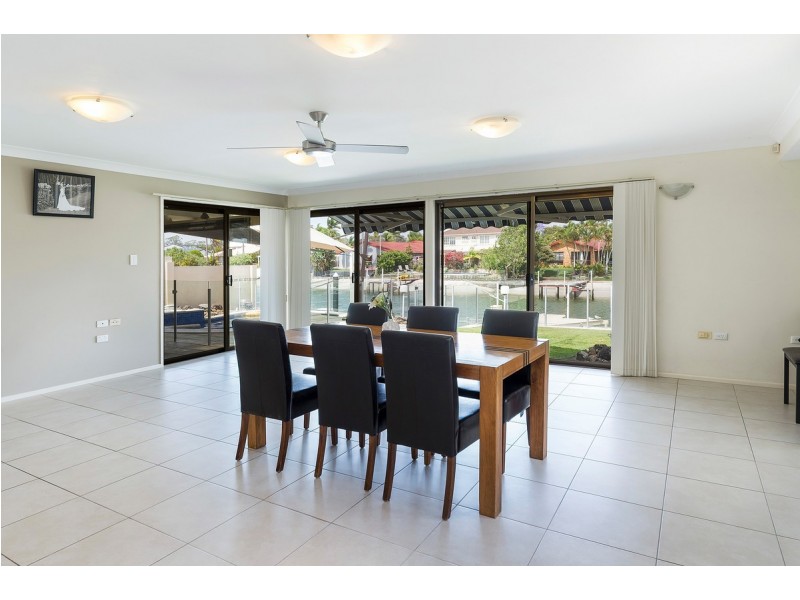 68 Oxley Drive, Paradise Point QLD 4216