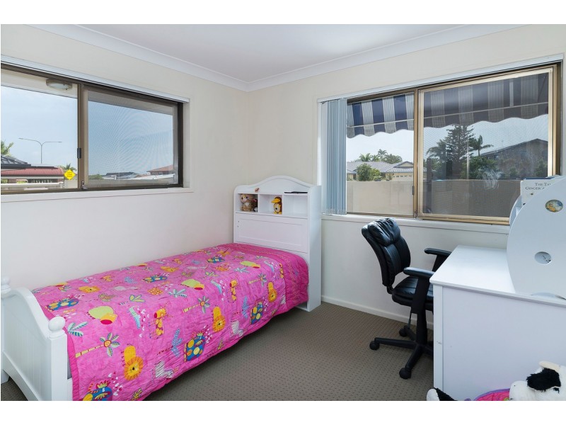 68 Oxley Drive, Paradise Point QLD 4216