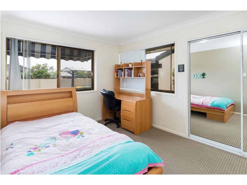 68 Oxley Drive, Paradise Point QLD 4216