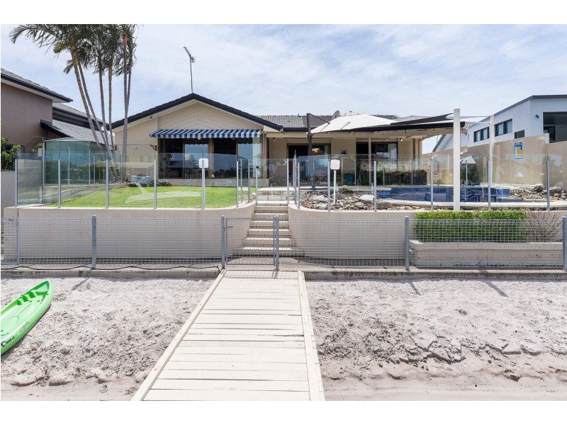 68 Oxley Drive, Paradise Point QLD 4216