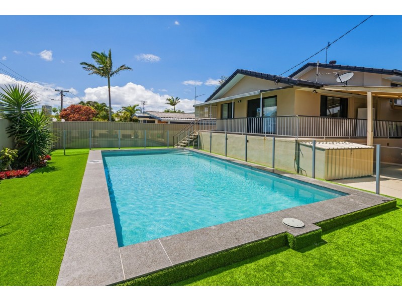 22 Nambur Street, Runaway Bay QLD 4216