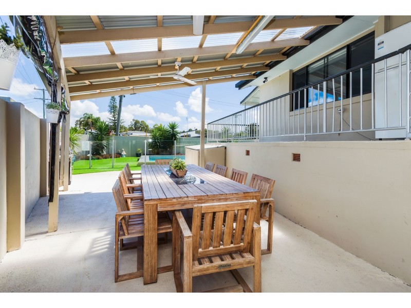 22 Nambur Street, Runaway Bay QLD 4216