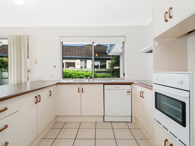 44 Burrendong Road, Coombabah QLD 4216