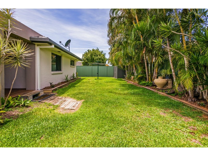 16 St Nicholas Street, Runaway Bay QLD 4216