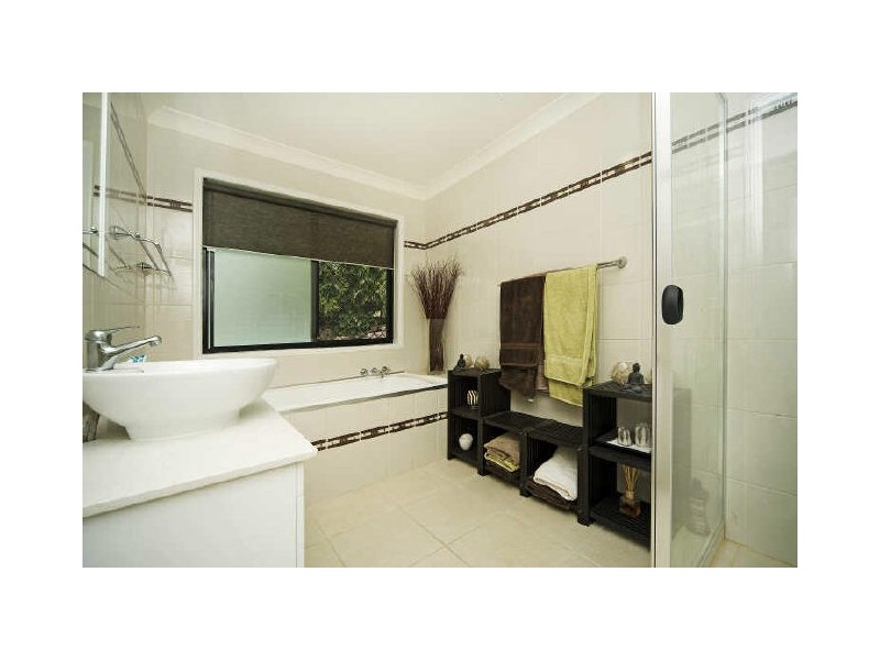 22 Eastern Court, Helensvale QLD 4212