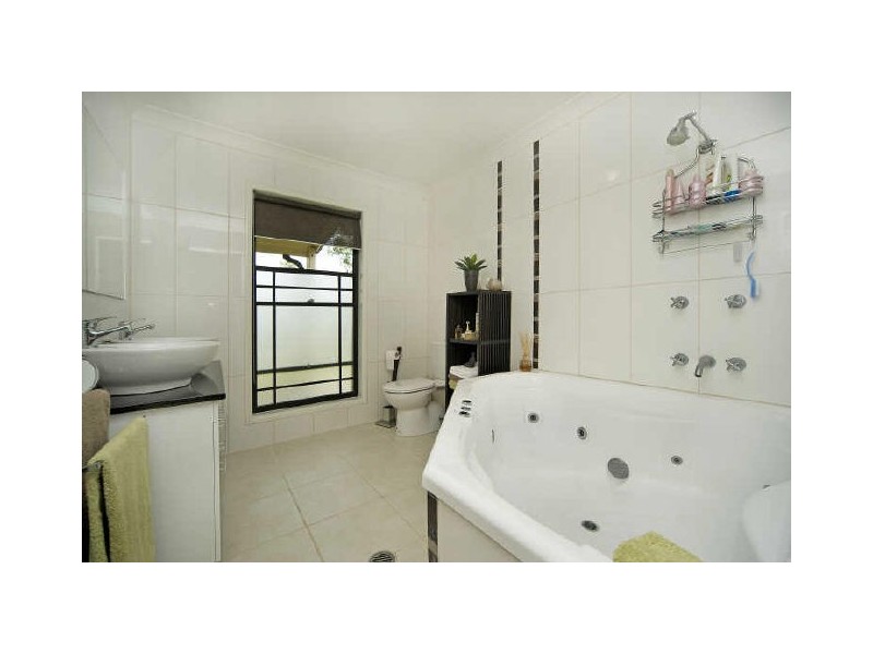 22 Eastern Court, Helensvale QLD 4212