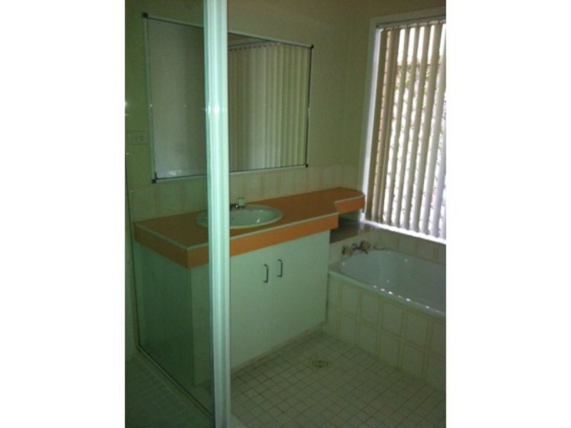 7 Bathurst Court, Helensvale QLD 4212