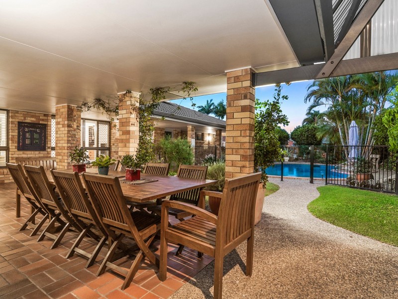 10 Gladiolus Court, Hollywell QLD 4216