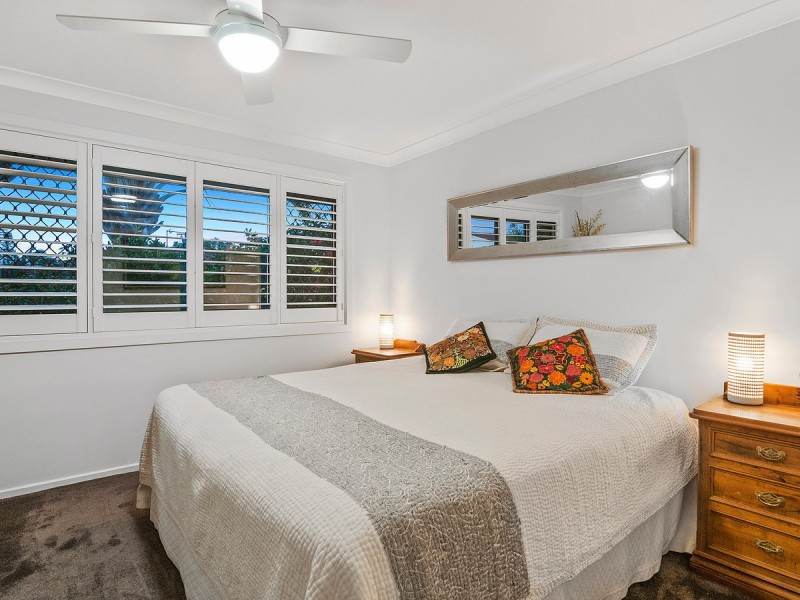 10 Gladiolus Court, Hollywell QLD 4216