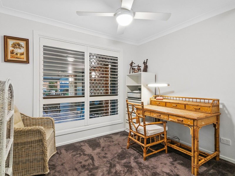 10 Gladiolus Court, Hollywell QLD 4216