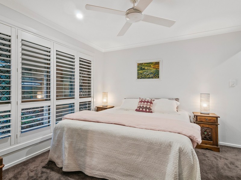 10 Gladiolus Court, Hollywell QLD 4216