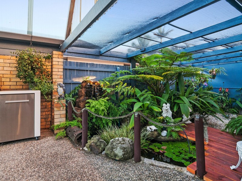 10 Gladiolus Court, Hollywell QLD 4216