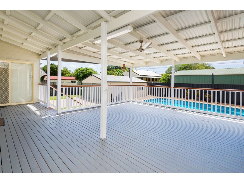 26 Crescent Avenue, Hope Island QLD 4212