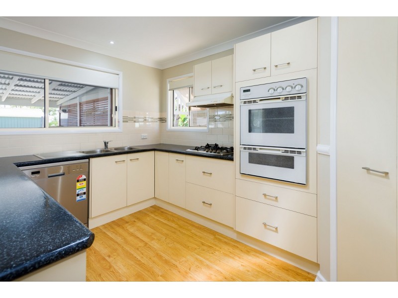 26 Crescent Avenue, Hope Island QLD 4212