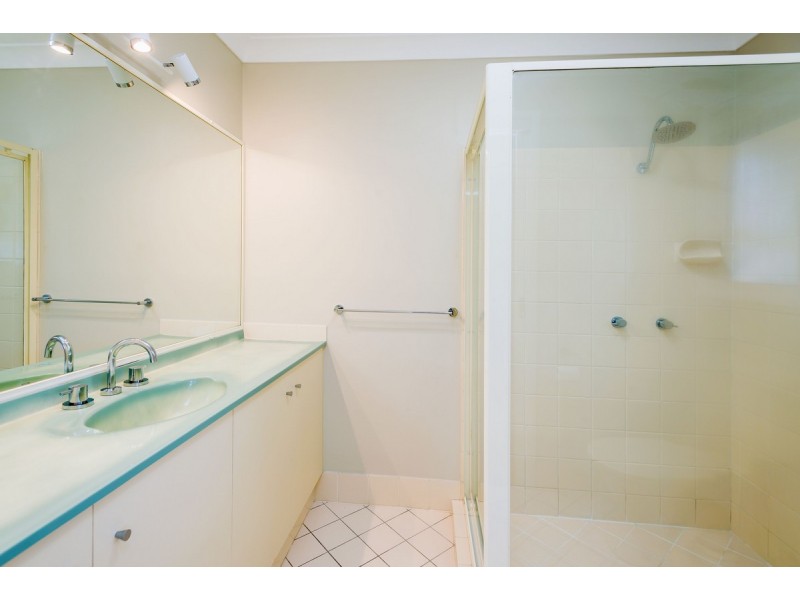 26 Crescent Avenue, Hope Island QLD 4212