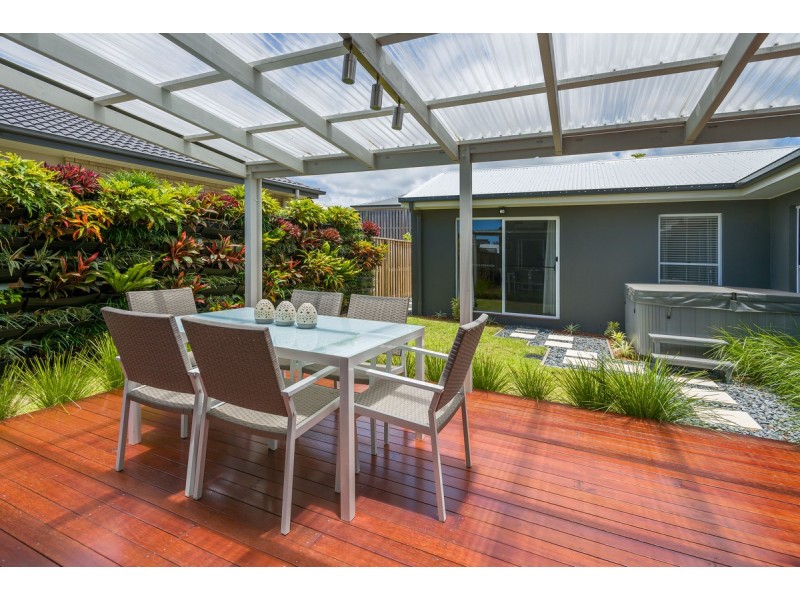 38 Azure Way, Coomera QLD 4209
