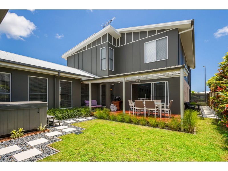 38 Azure Way, Coomera QLD 4209