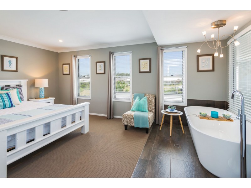 38 Azure Way, Coomera QLD 4209