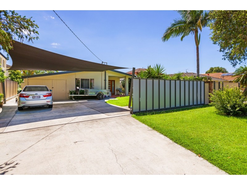 25 Victor Avenue, Paradise Point QLD 4216