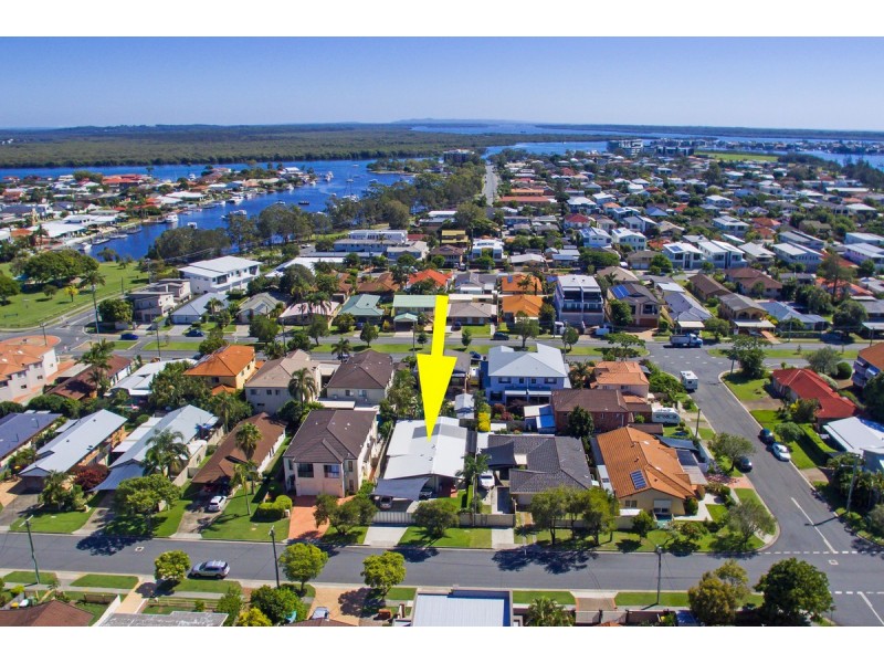 25 Victor Avenue, Paradise Point QLD 4216