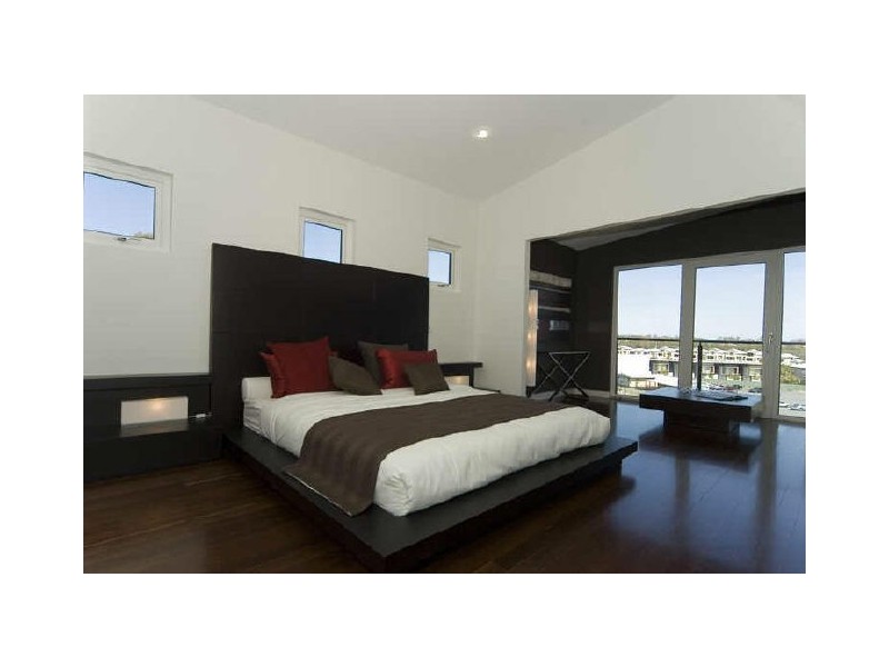 16 Village High Crescent, Coomera QLD 4209
