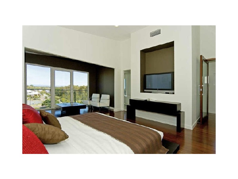 16 Village High Crescent, Coomera QLD 4209
