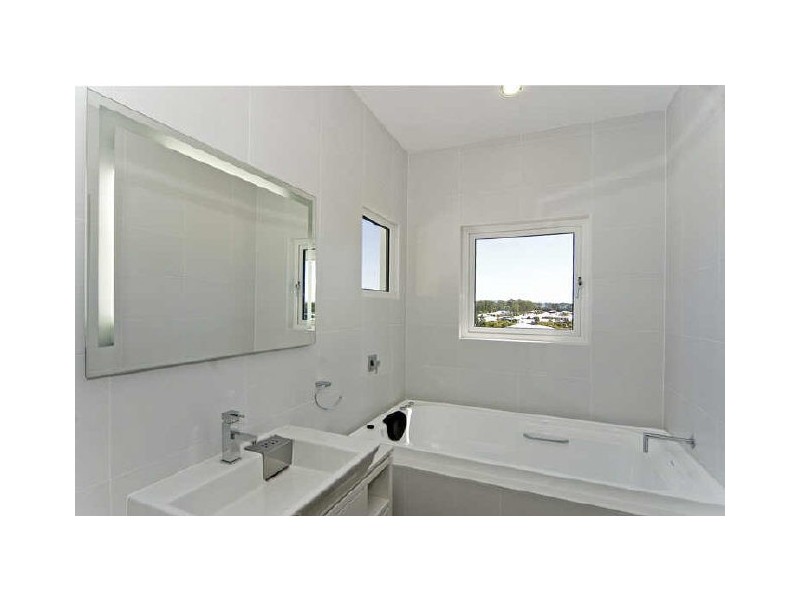 16 Village High Crescent, Coomera QLD 4209