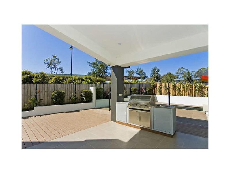 16 Village High Crescent, Coomera QLD 4209