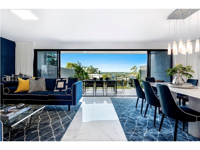 34 John Francis Dve, Carrara QLD 4211