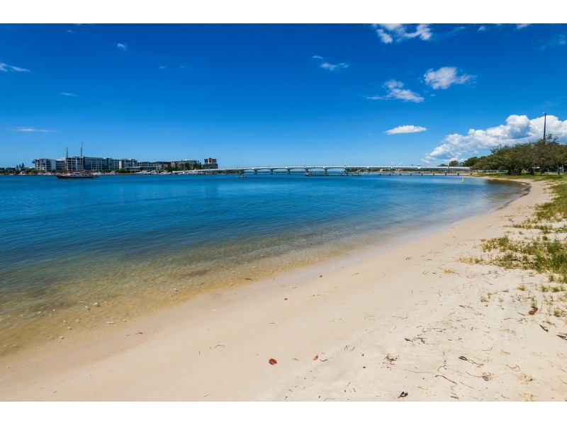 1/23 Victor Avenue, Paradise Point QLD 4216