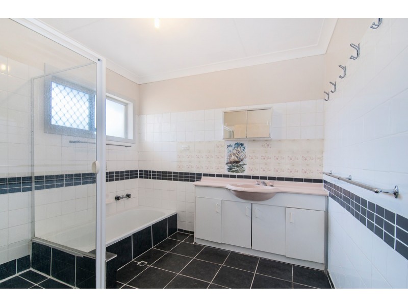 16 Iando Street, Coombabah QLD 4216