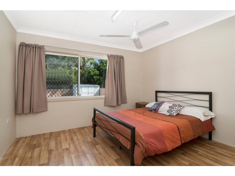 16 Iando Street, Coombabah QLD 4216