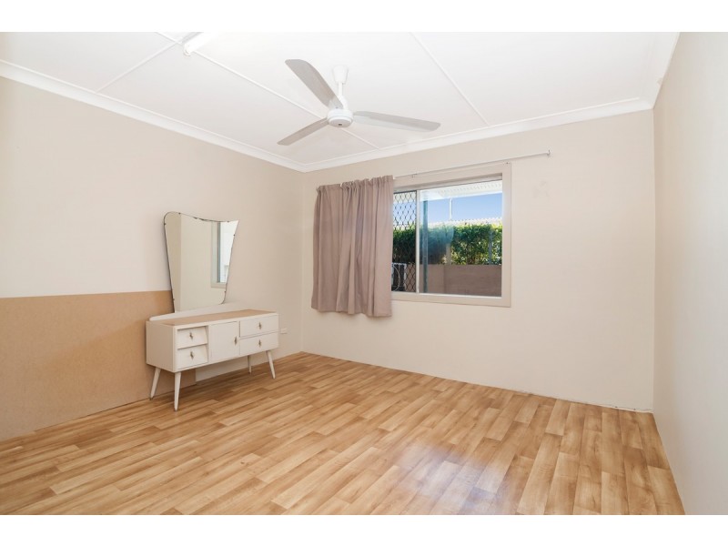 16 Iando Street, Coombabah QLD 4216