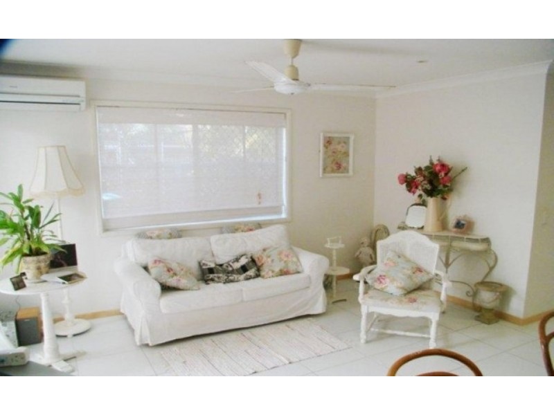 2/10 Donald Avenue, Paradise Point QLD 4216
