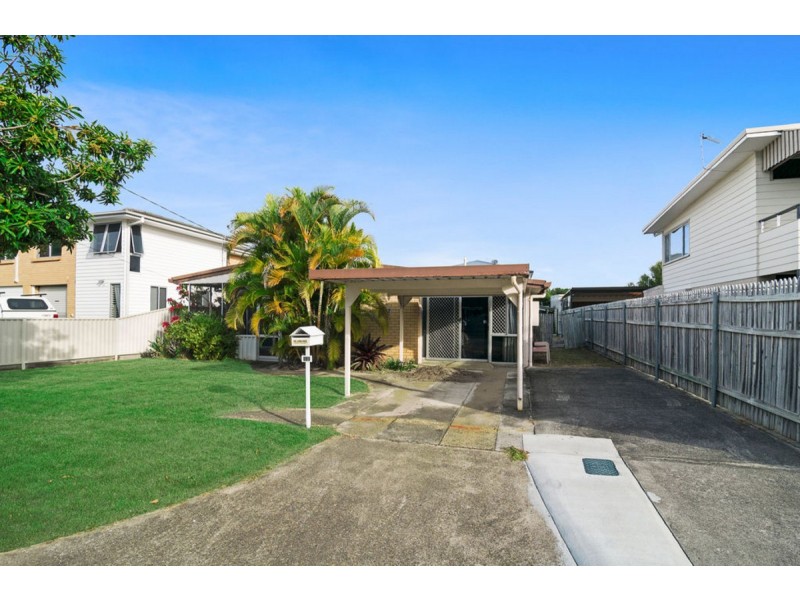 12 Eider Avenue, Paradise Point QLD 4216