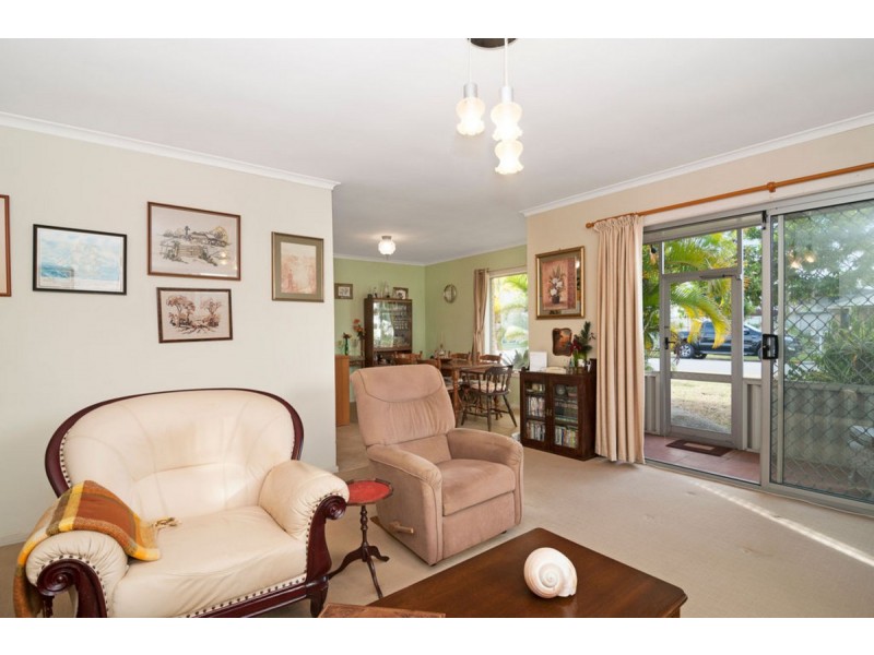 12 Eider Avenue, Paradise Point QLD 4216