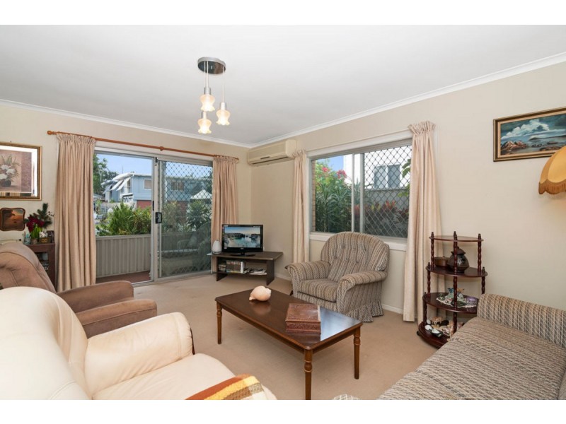 12 Eider Avenue, Paradise Point QLD 4216