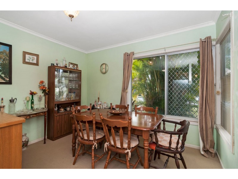 12 Eider Avenue, Paradise Point QLD 4216