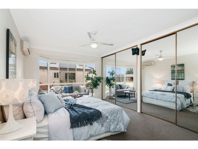 1/32 Broad Street, Labrador QLD 4215