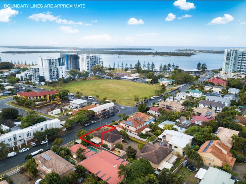 1/32 Broad Street, Labrador QLD 4215